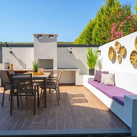 Villa Vizo فيلة